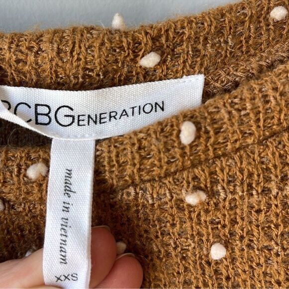 BCBGeneration Cropped Sweater Brown White Puffs - Picture 4 of 9